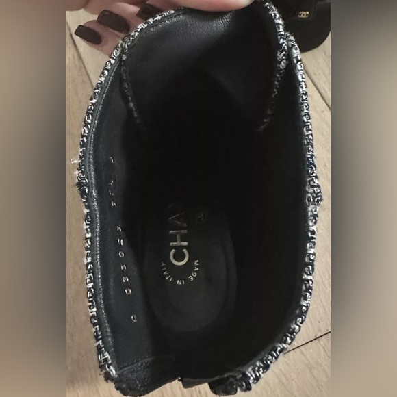 CHANEL 20B Tweed Fabric Cap Toe Pearl Lace Up Ankle Bootie Boots Shoes - Picture 6 of 12